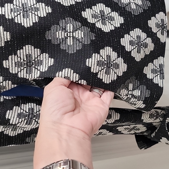 Sigrid Olsen Size 12 Black & Gray Floral Brocade Fitted Jacket Blazer, EUC - Picture 10 of 16